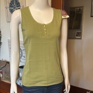 NWT northern reflections size small Women's Green Sleeveless Top